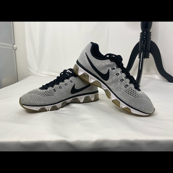 Nike men’s sz 10.5 Nike air max tailwind 8 oreo’s